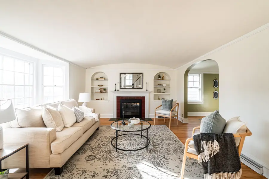 1753 Underwood Ave, Wauwatosa, WI 53213 - #2