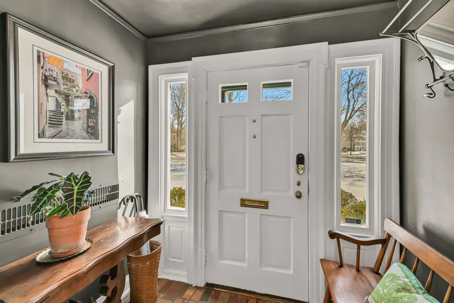 622 E Lexington Blvd, Whitefish Bay, WI 53217 - #3