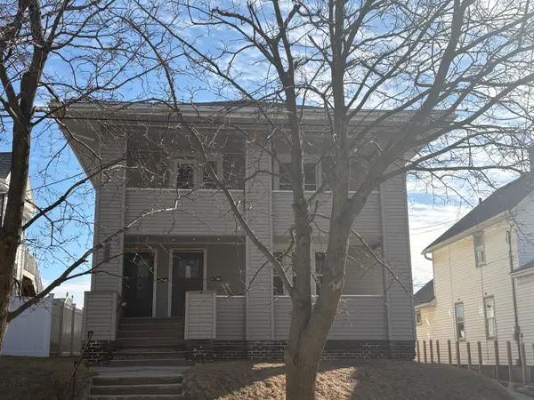 417 N 5th St, Manitowoc, WI 54220