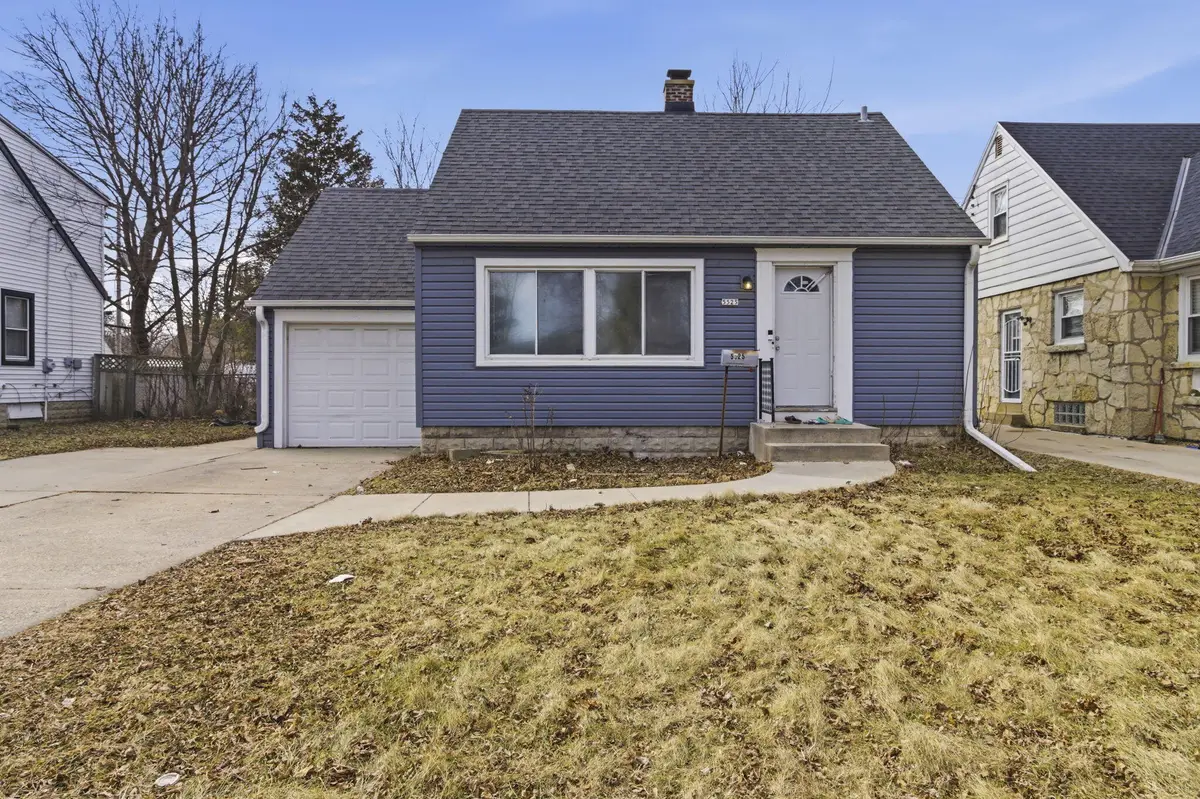 5525 N 52nd St, Milwaukee, WI 53218 - #1