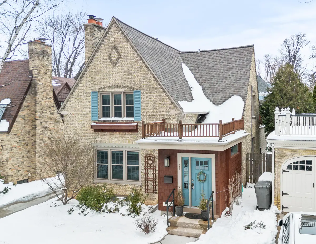 722 E Carlisle Ave, Whitefish Bay, WI 53217 - #1