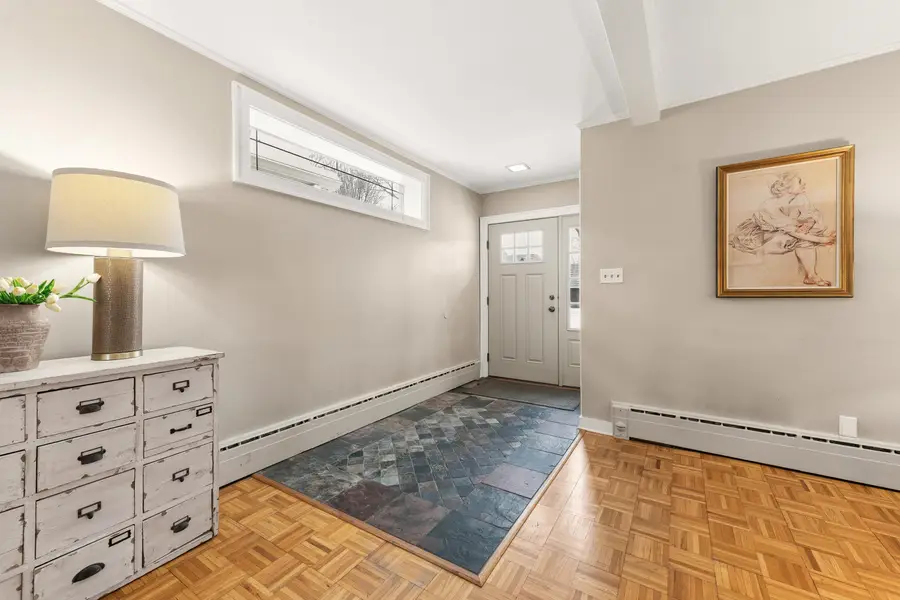 722 E Carlisle Ave, Whitefish Bay, WI 53217 - #3