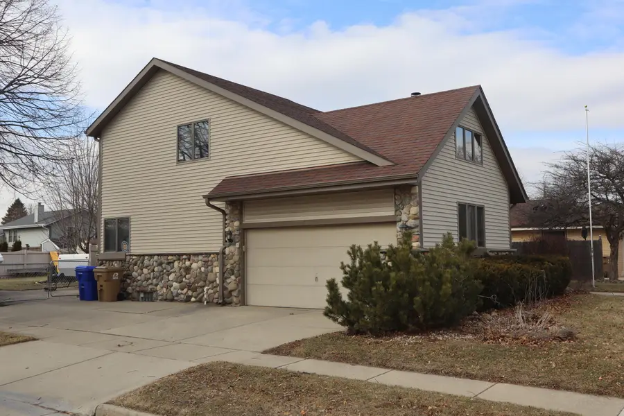 8126 61st Ave, Kenosha, WI 53142 - #2