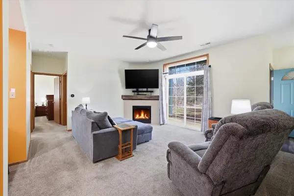 1827 E Racine Ave, Waukesha, WI 53186