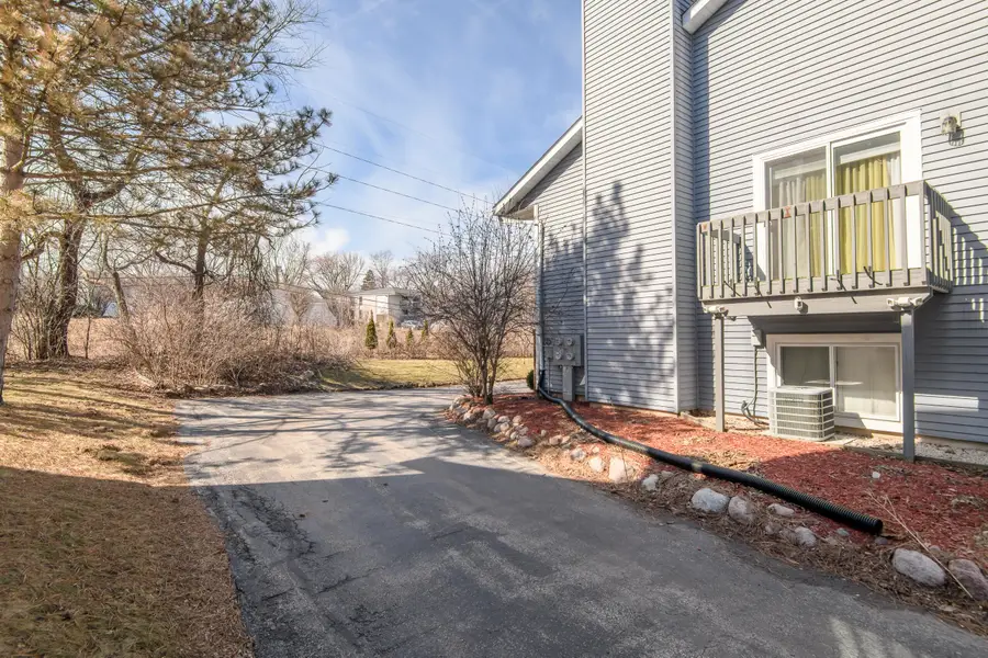 1901 Woodburn Rd, Waukesha, WI 53188 - #3