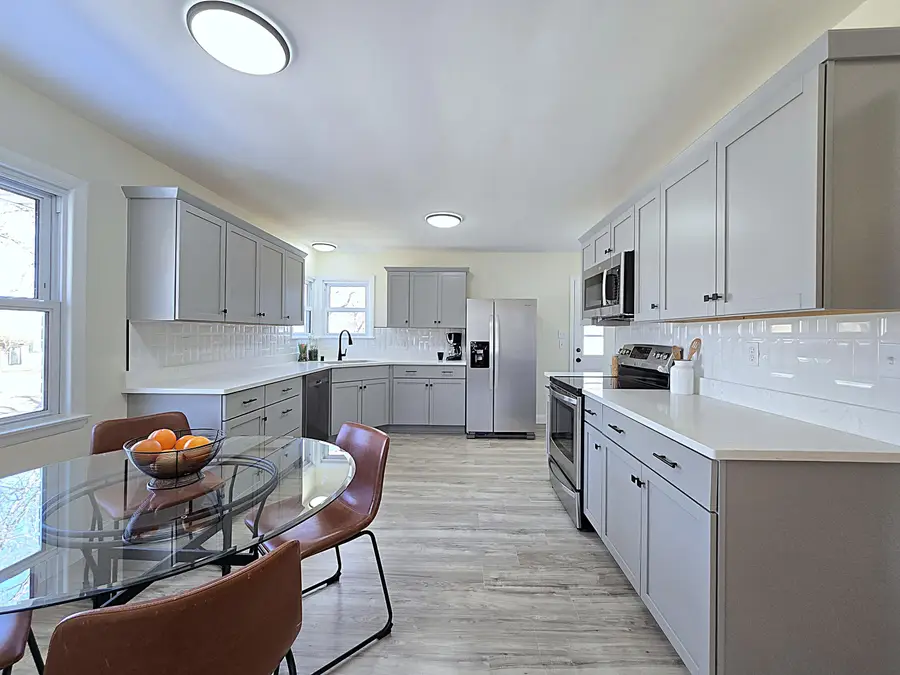 4448 S Lake Dr, Cudahy, WI 53110 - #2