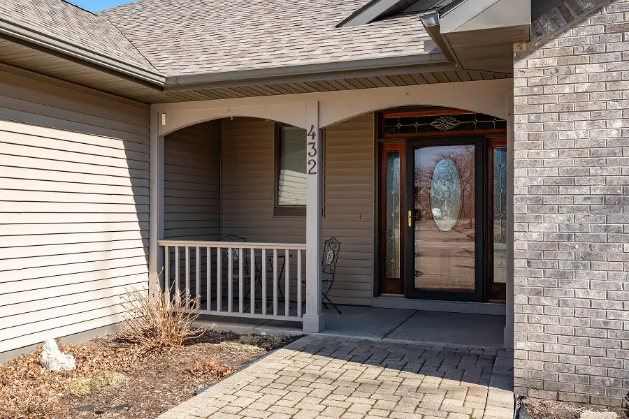 432 Stonewall Ct, Burlington, WI 53105 - #3