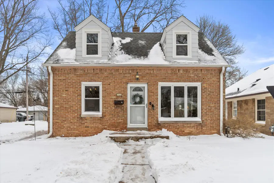 1929 W Marne Ave, Glendale, WI 53209 - #2