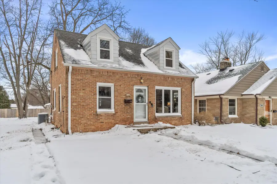 1929 W Marne Ave, Glendale, WI 53209 - #3