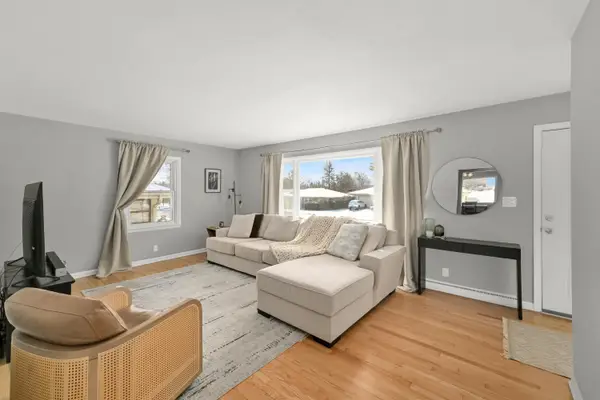 N85W17294 Lee Pl, Menomonee Falls, WI 53051