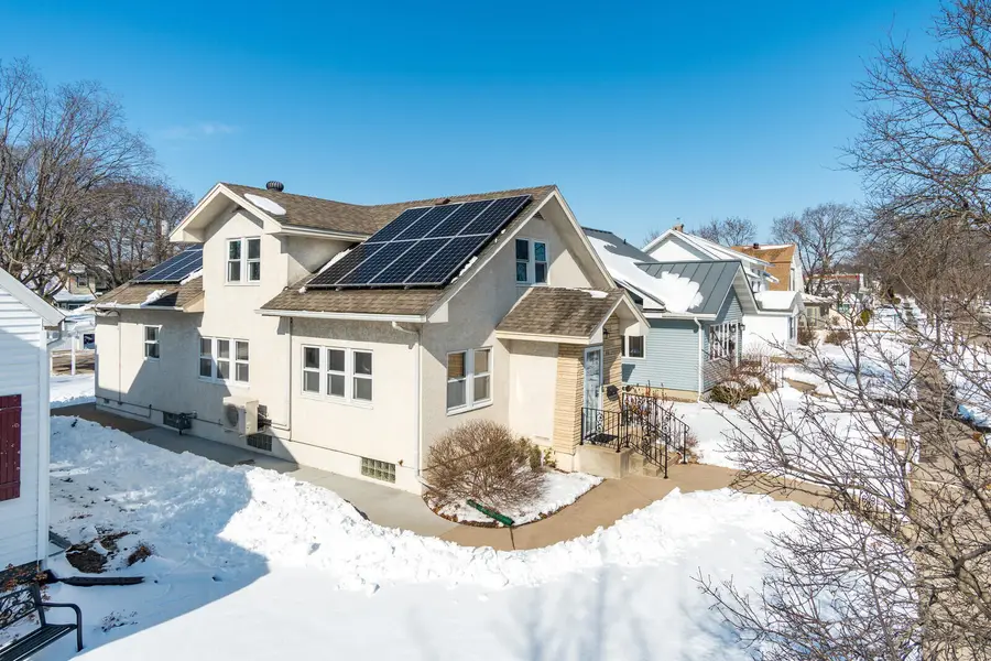 416 23rd St S, La Crosse, WI 54601 - #3