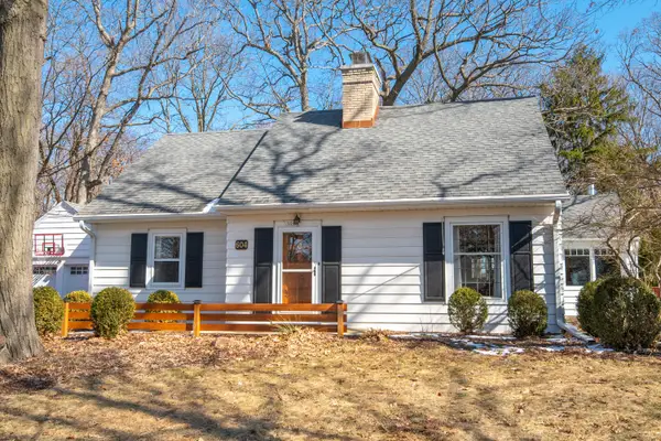 604 N 119th St, Wauwatosa, WI 53226