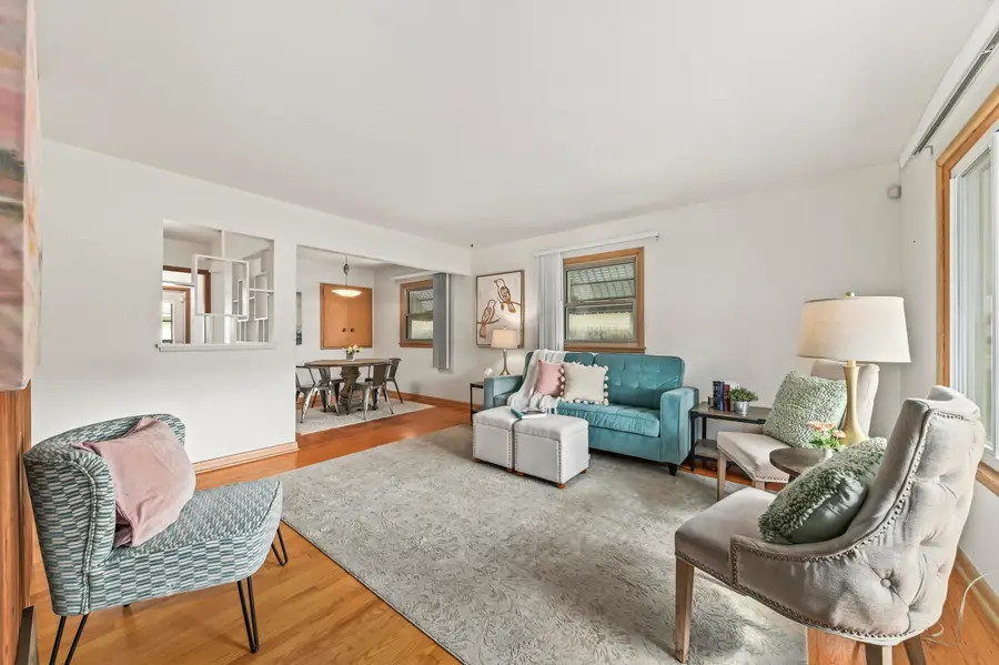 8112 W Daphne St, Milwaukee, WI 53223 - #2