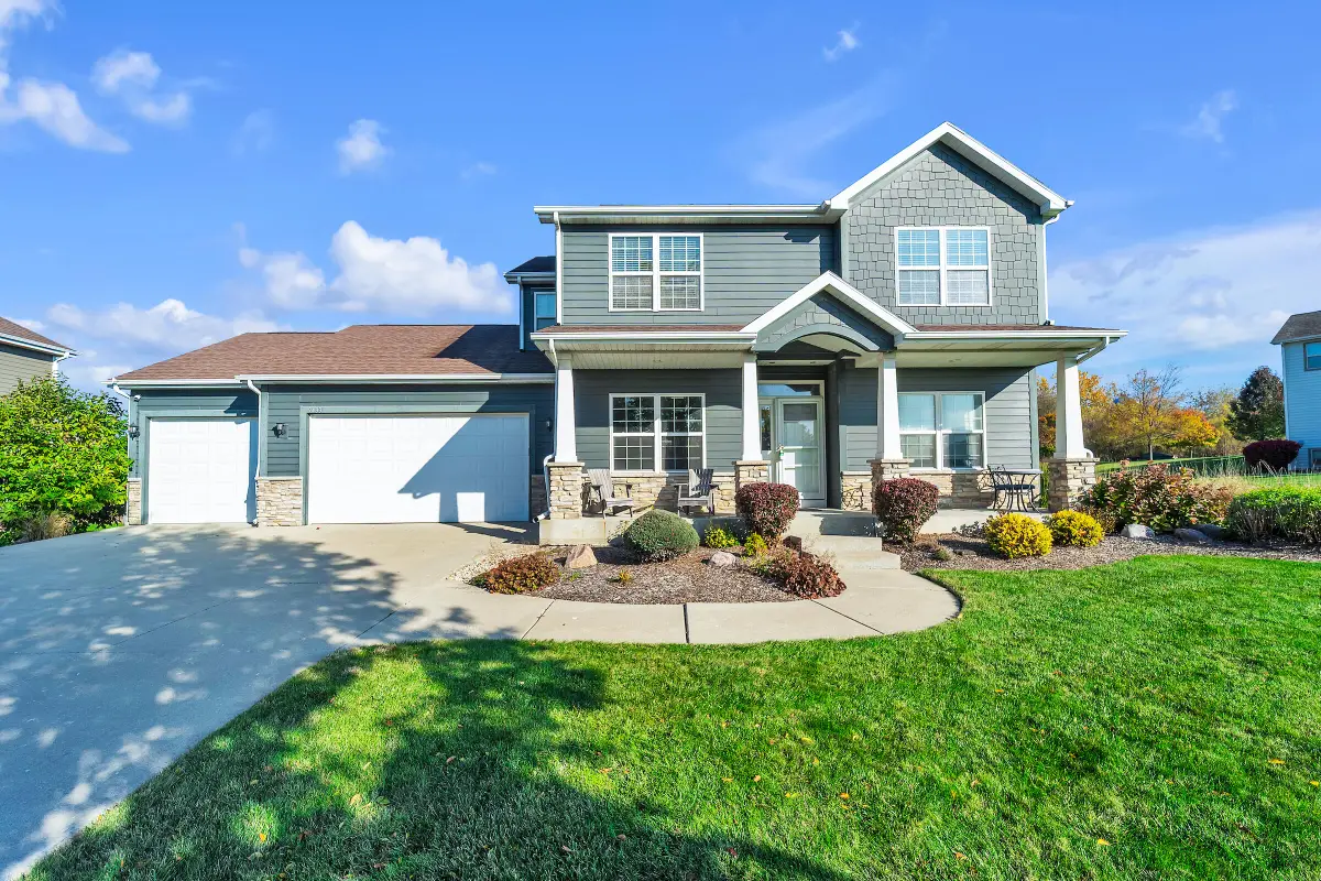 9483 Ashbury Ln, Pleasant Prairie, WI 53158 - #1