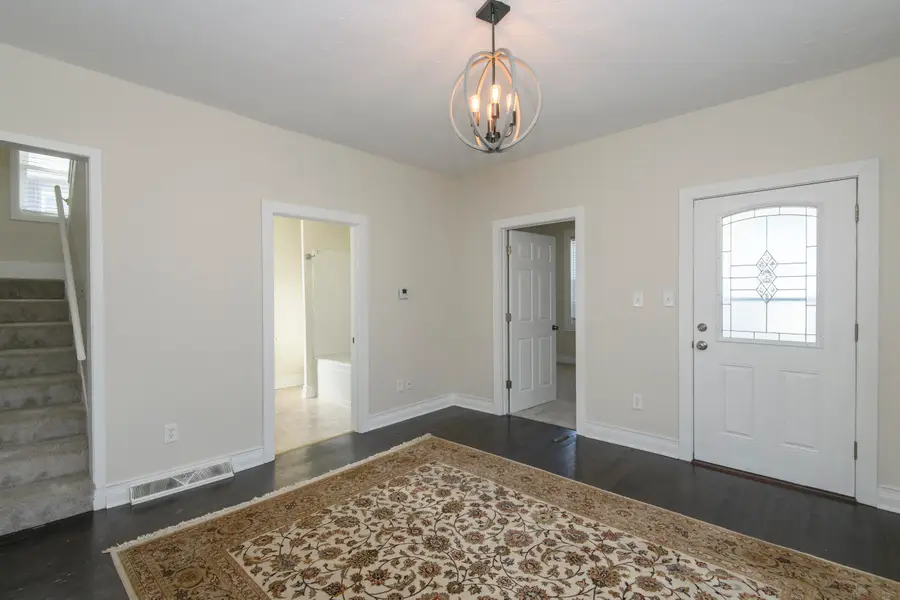 821 E Main St, Waukesha, WI 53186 - #3