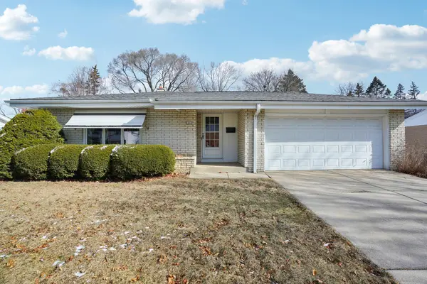 8840 W Cheyenne St, Milwaukee, WI 53224