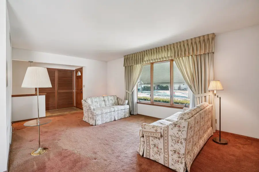 8840 W Cheyenne St, Milwaukee, WI 53224 - #3