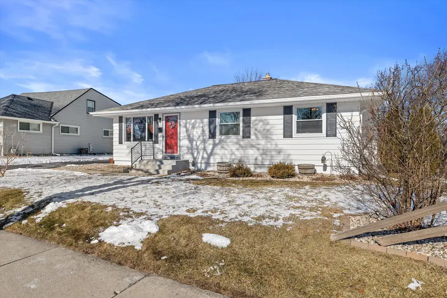 4381 S Kentucky Ave, Milwaukee, WI 53221 - #2