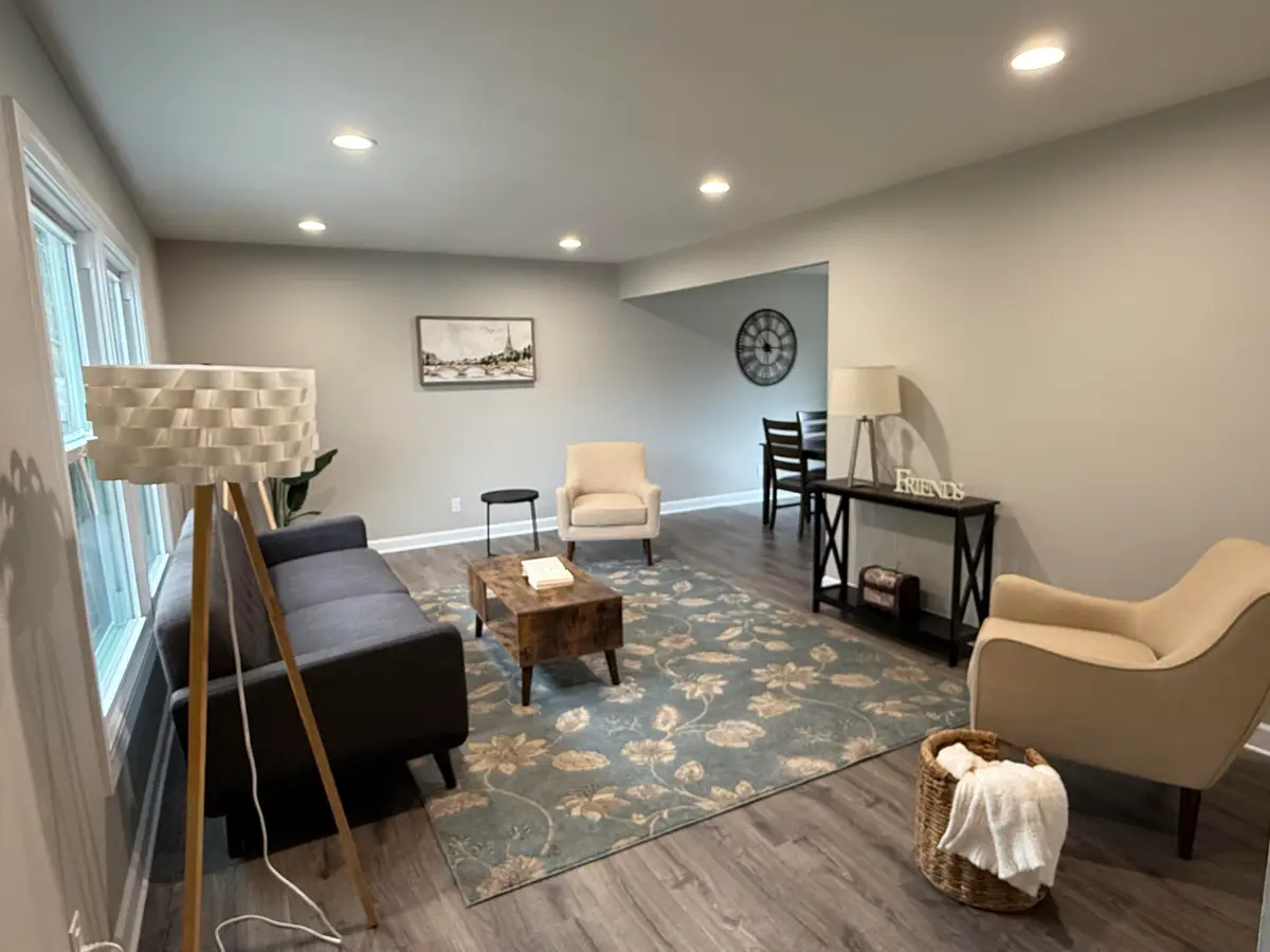 439 W Mall Rd, Glendale, WI 53217 - #1