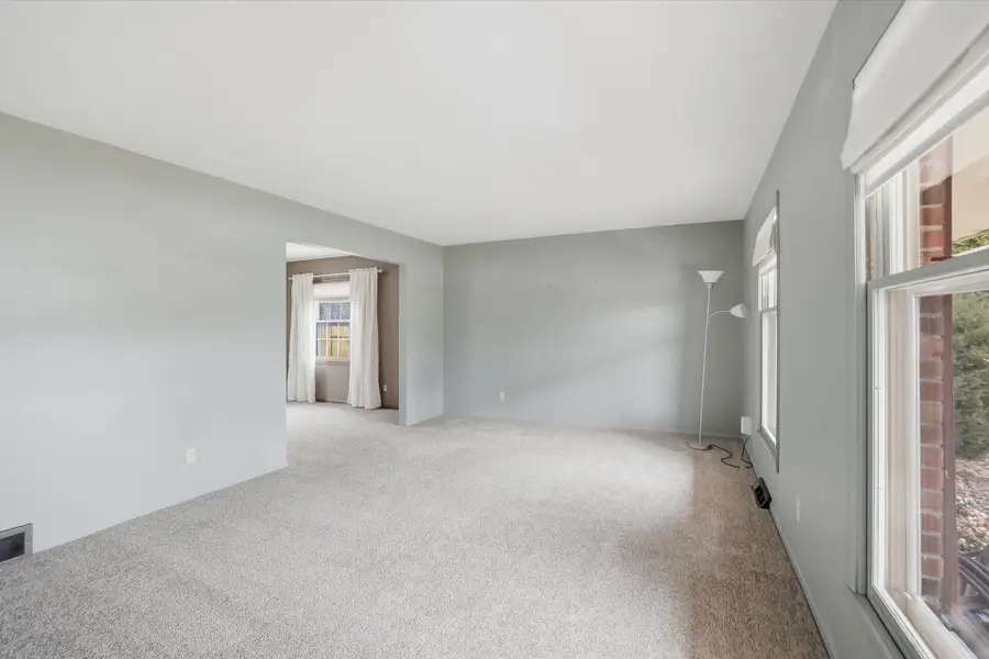 4615 S Camrose Ave, New Berlin, WI 53151 - #3