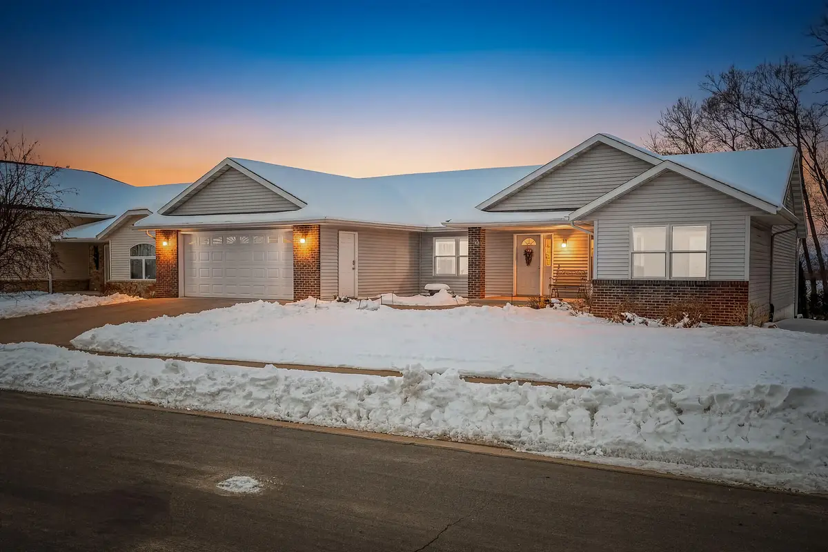 4301 N Mariah Dr, La Crosse, WI 54601 - #1