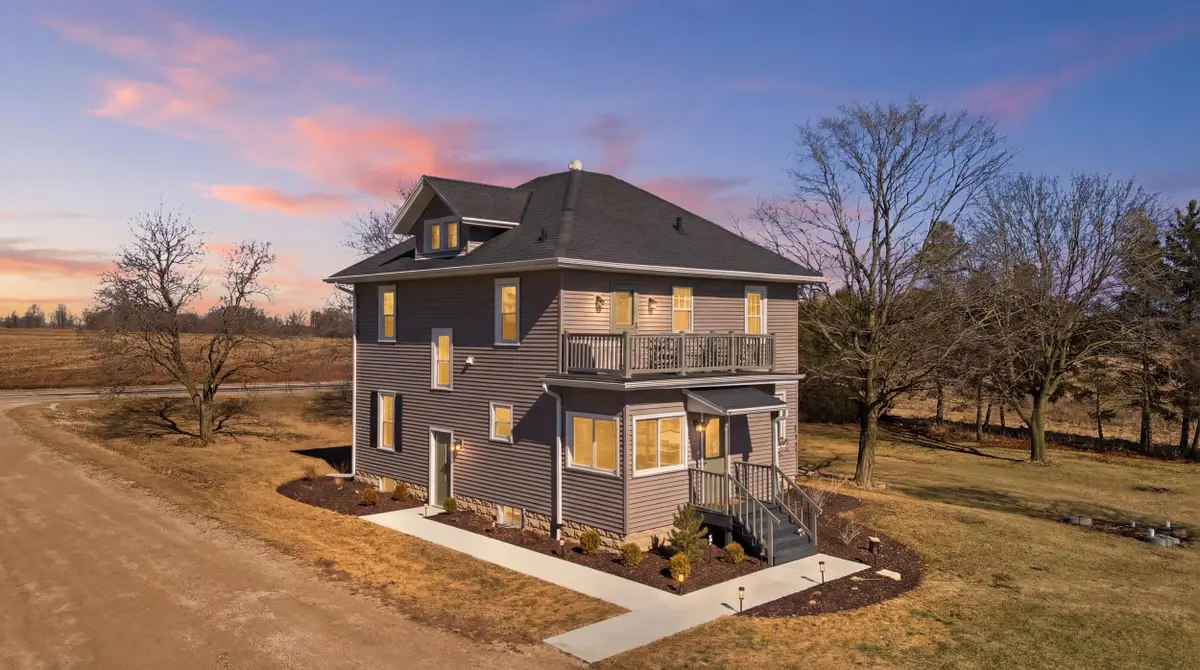 W4037 County Road Rr, Holland, WI 53013 - #1