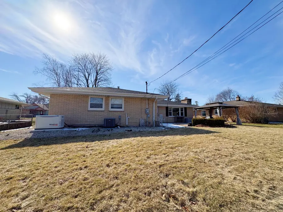 2532 S Seymour Pl, West Allis, WI 53227 - #3