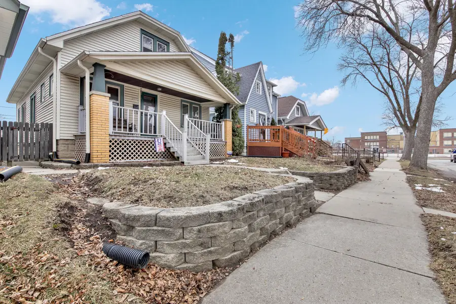 2215 S 73rd St, West Allis, WI 53219 - #2