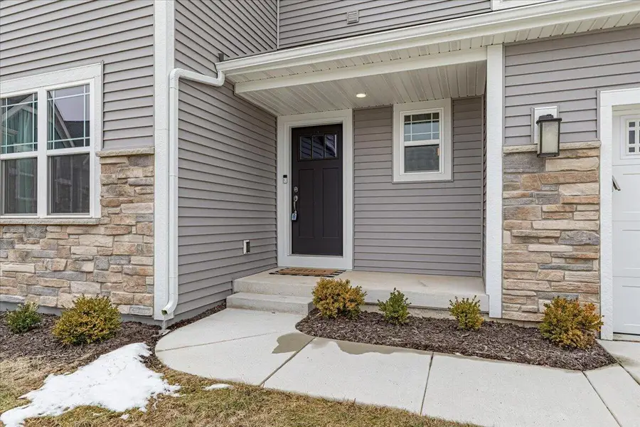 177 Emerald Cir, Saukville, WI 53080 - #2