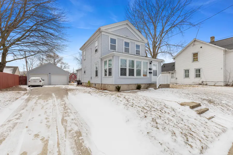 1809 Madison St, Manitowoc, WI 54220 - #2