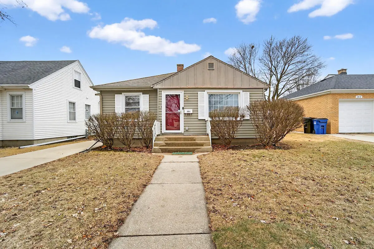 2911 Webster St, Racine, WI 53403 - #1