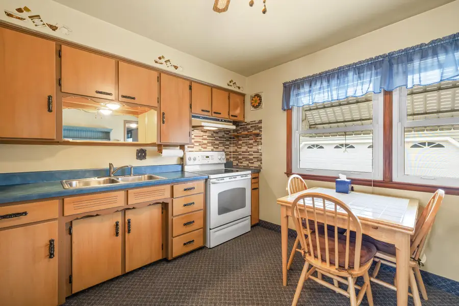 510 Roosevelt St, Fond Du Lac, WI 54935 - #3