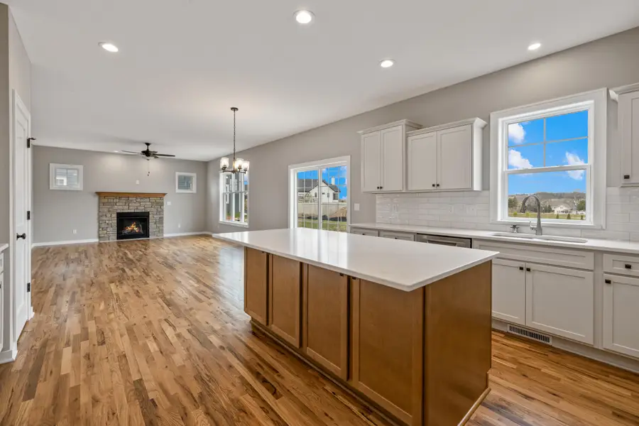 N54W19428 Kearney Ln, Menomonee Falls, WI 53051 - #3