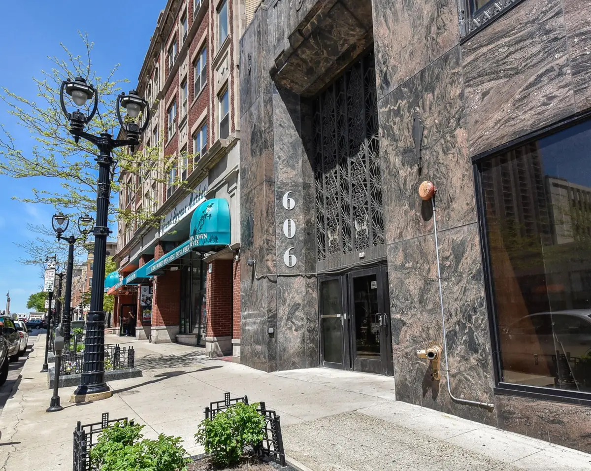 606 W Wisconsin Ave, Milwaukee, WI 53203 - #1