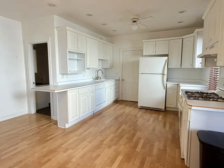 476 Linden St, Fond Du Lac, WI 54935 - #3