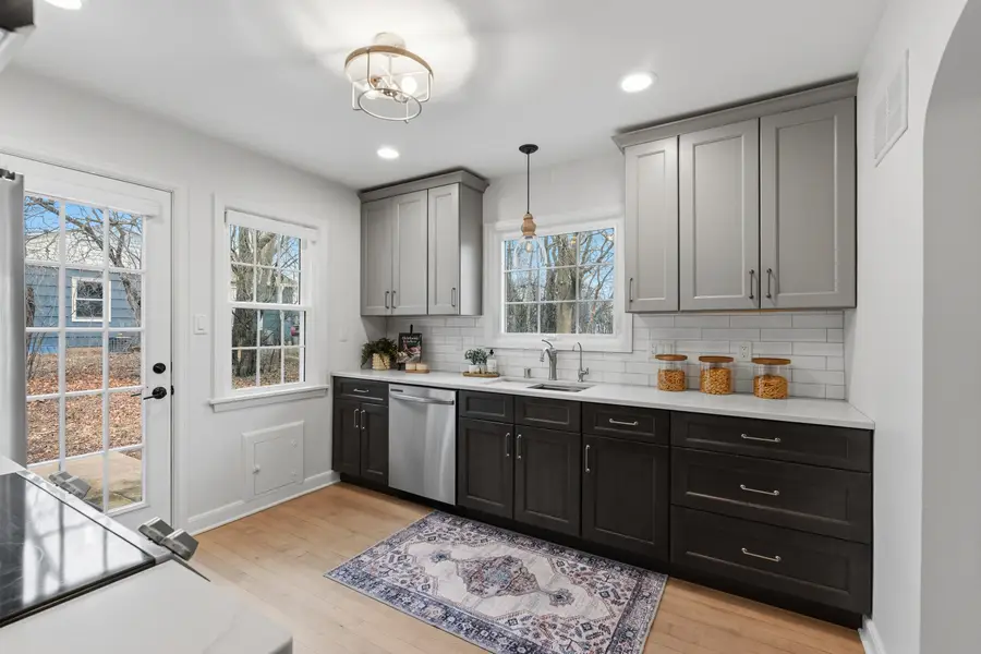 540 Crystal Ln, Elm Grove, WI 53122 - #2