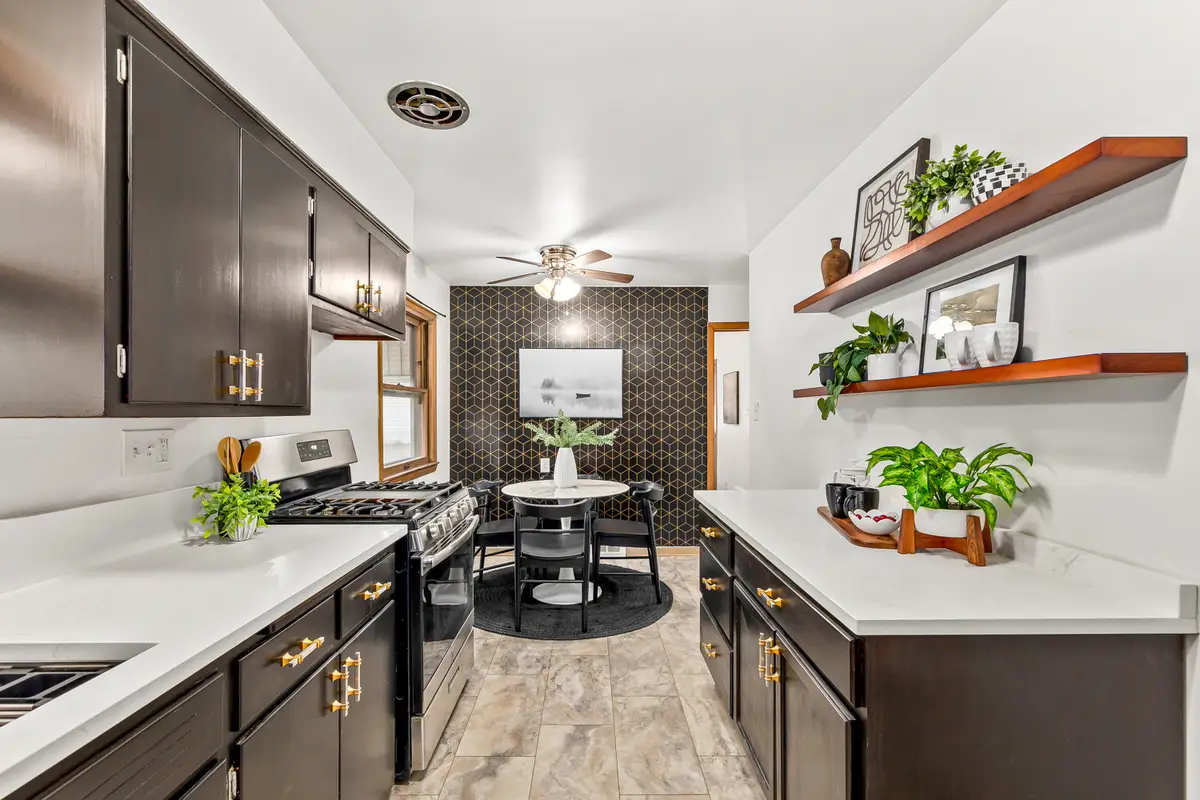 4915 N 63rd St, Milwaukee, WI 53218 - #1