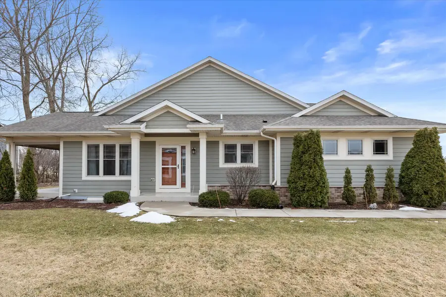 14122 W Honeyager Dr, New Berlin, WI 53151 - #2