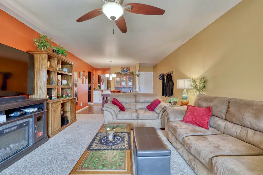 629 Westridge Dr, West Bend, WI 53095 - #3