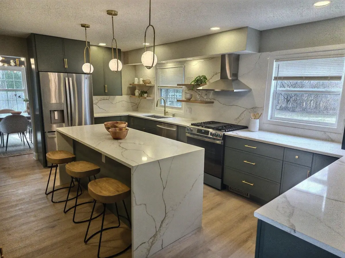 2608 W Hyacinth Ct, Mequon, WI 53092 - #1