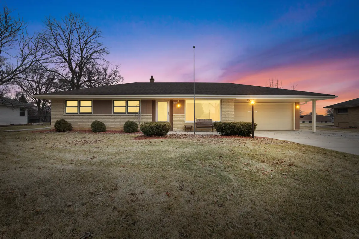 W144N4952 Stone Dr, Menomonee Falls, WI 53051 - #1