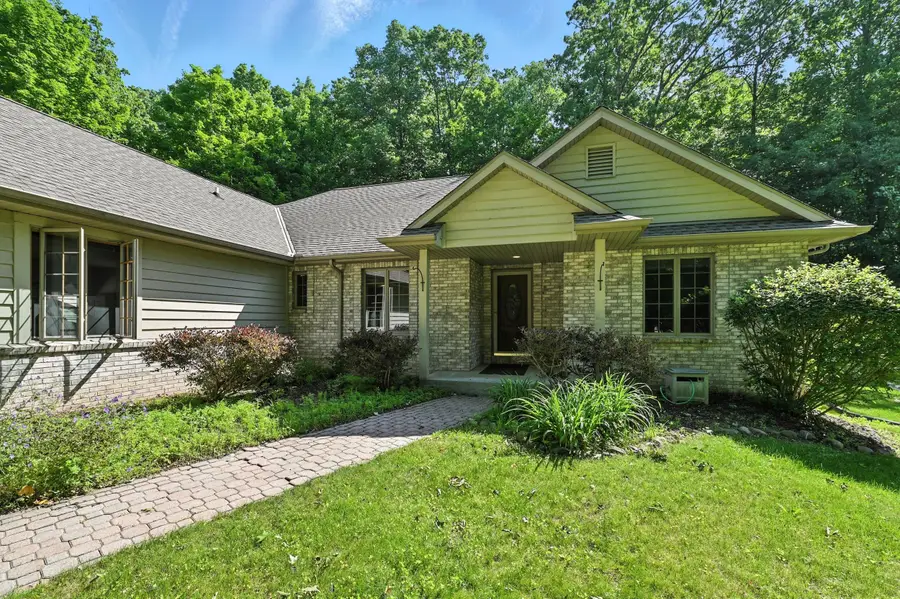 520 Bayberry Ln, Slinger, WI 53086 - #2