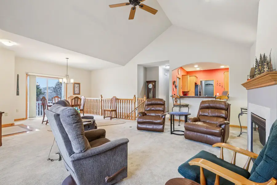 N28W6646 Alyce St, Cedarburg, WI 53012 - #3