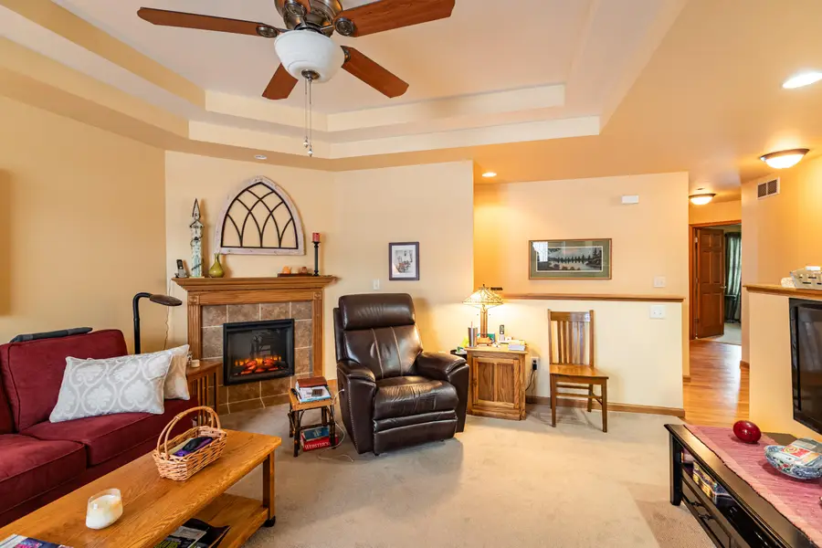 1218 Harvest Cir, Holmen, WI 54636 - #3