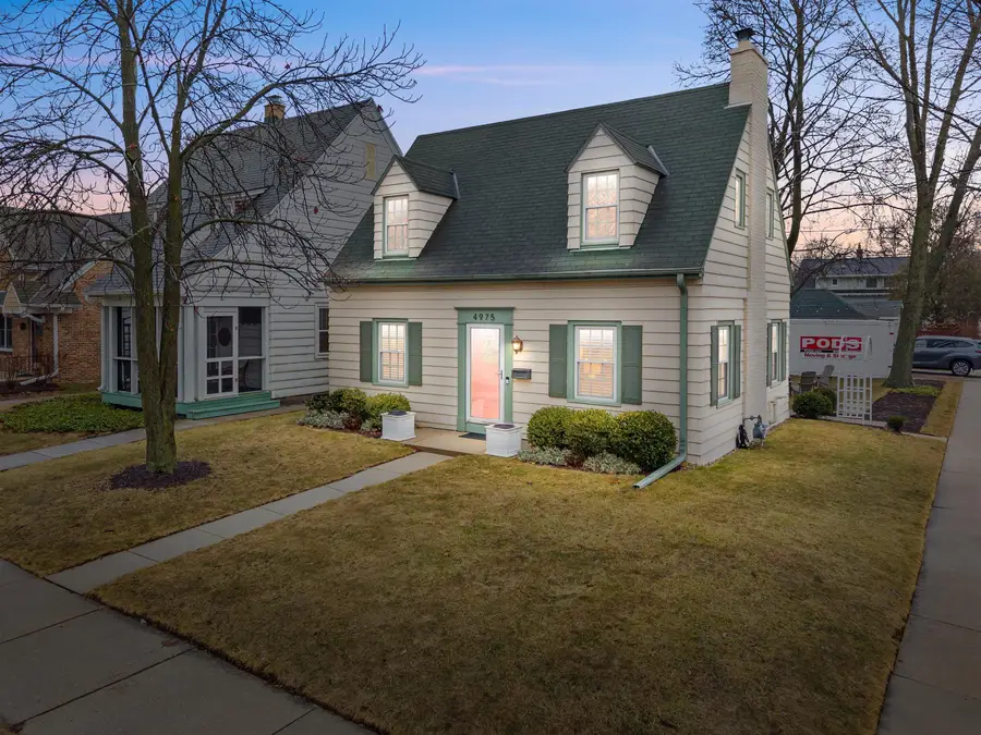 4975 N Hollywood Ave, Whitefish Bay, WI 53217 - #2