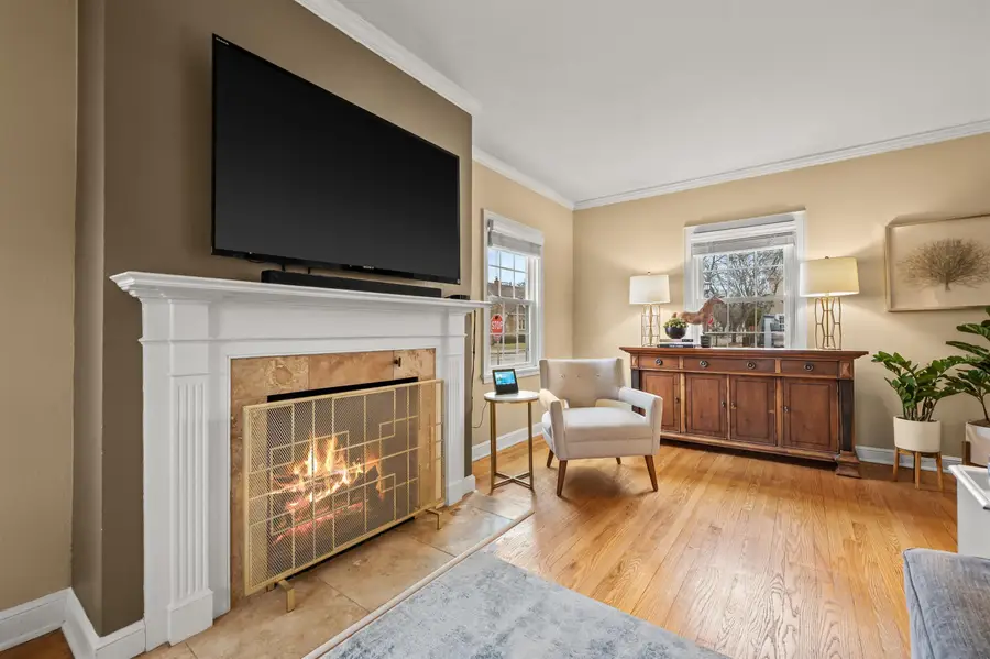 4975 N Hollywood Ave, Whitefish Bay, WI 53217 - #3