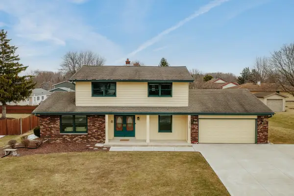 W158N10768 Catskill Ln, Germantown, WI 53022