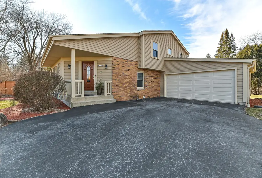 11249 N Oriole Ln, Mequon, WI 53092 - #2