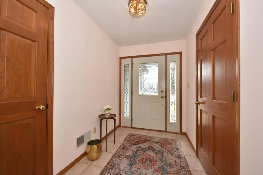 W52N139 Pioneer Ct, Cedarburg, WI 53012 - #3