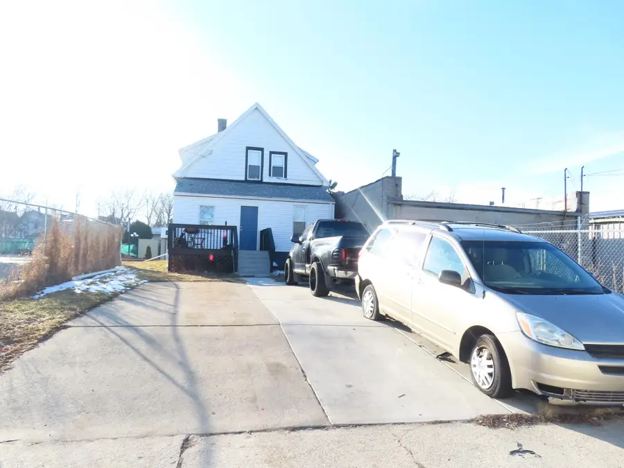 3424 N Holton St, Milwaukee, WI 53212 - #3